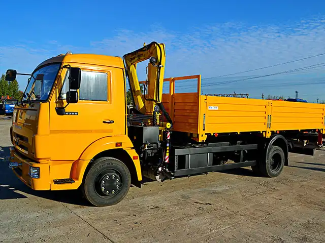 КАМАЗ 4308 бортовой с КМУ HYVA HV 77 E1